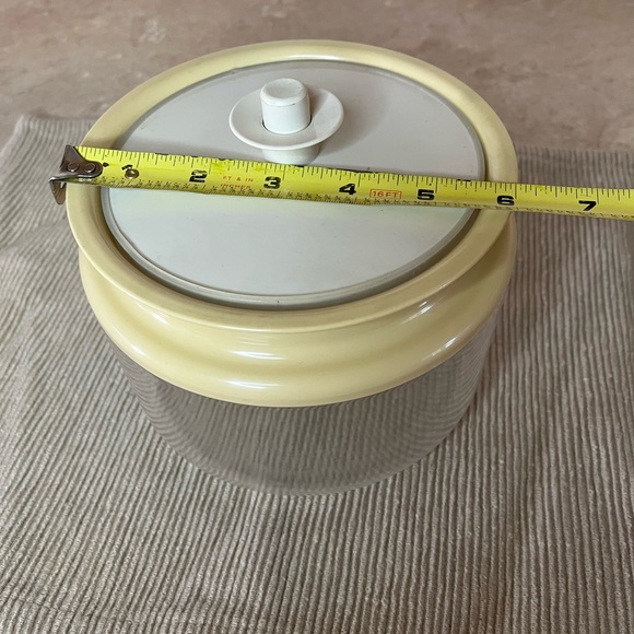 Tupperware clear Acrylic Container - Picture 3 of 4